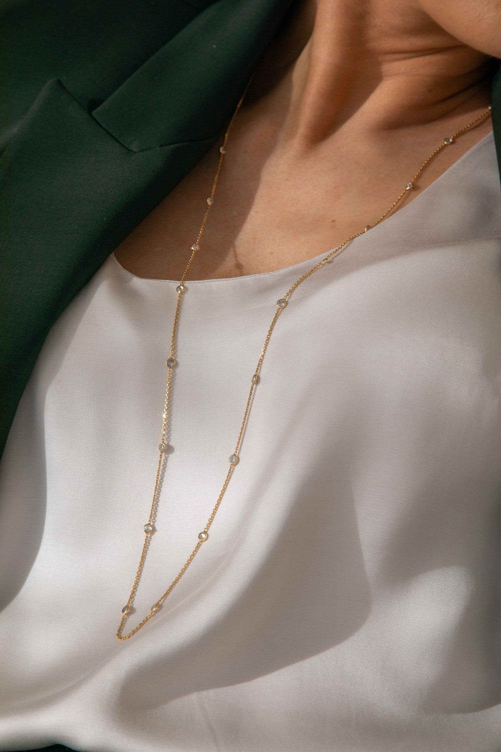 Get the Diamond Look sparkle for every style and budget